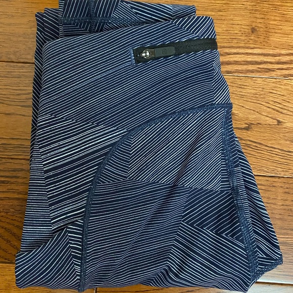 Lululemon High-Rise Leggings with pockets - Picture 8 of 8